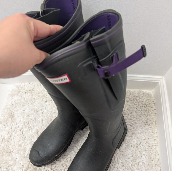 Hunter Balmoral Wellington Boots in Olive/Purple - Picture 2 of 6